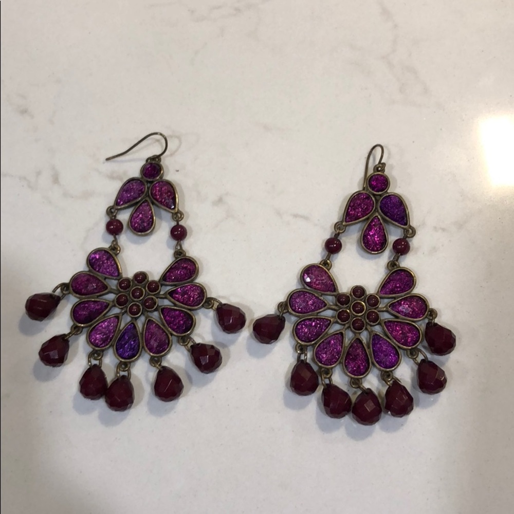 Purple feather dangle hoop vintage earrings - Picture 3 of 7